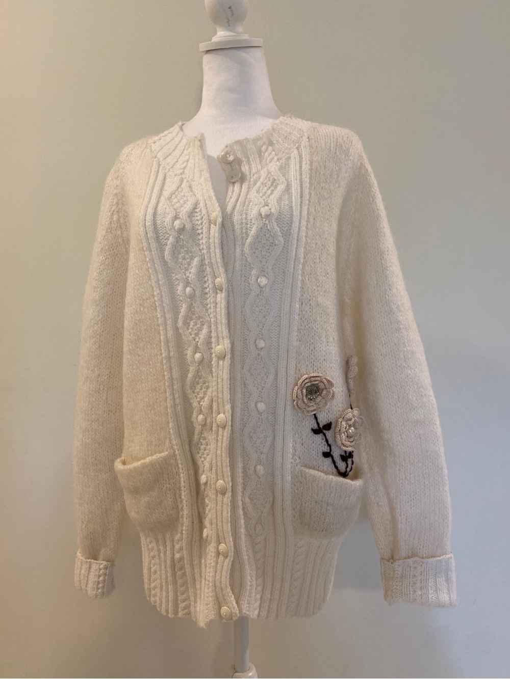 Women's Cream Knit Button-Front Vintage Cardigan Sweater with Floral Embroidery